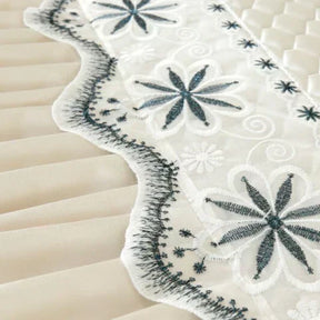 [Pague 1, Leve 2] Capa de Sofá Amélia (A Delicadeza Que Abraça Seu Sofá!) + BRINDE: 2 Fronhas