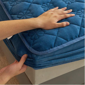 [Pague 1, Leve 2] Capa de Cama Belle (Aconchego em Um Só Lugar!) + BRINDE: 2 Fronhas